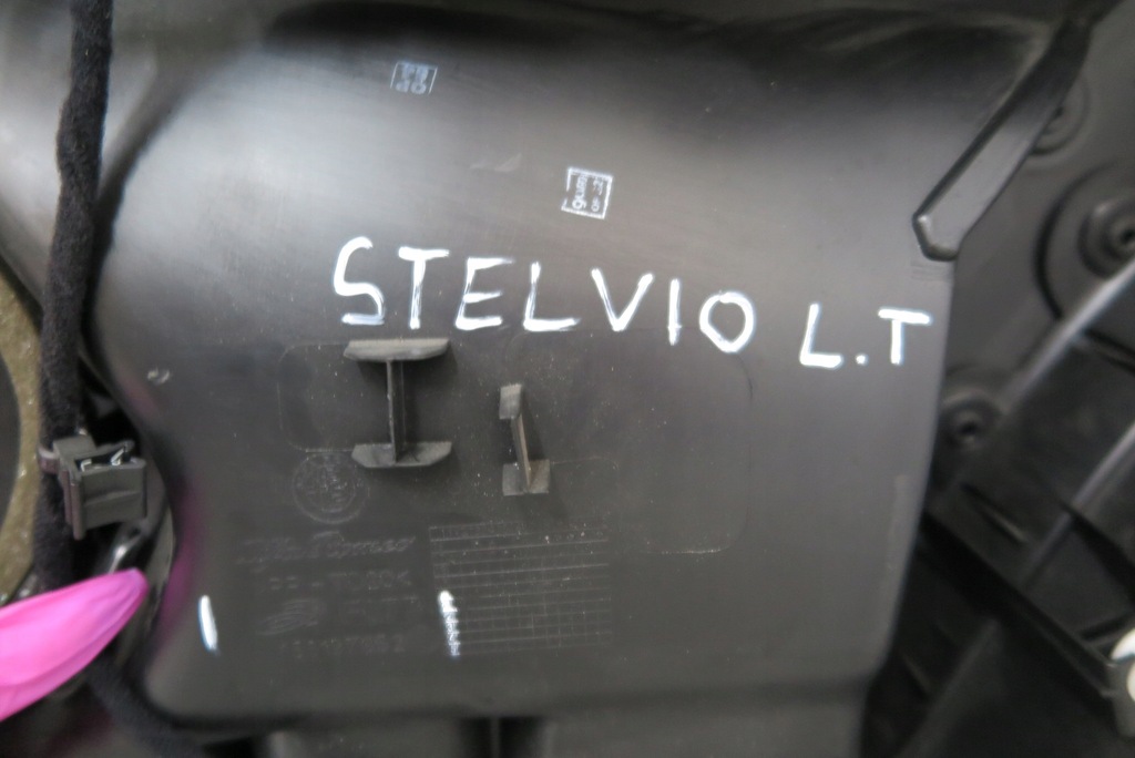 фото №10, Обшивка дверь левый задняя alfa romeo stelvio 156197052