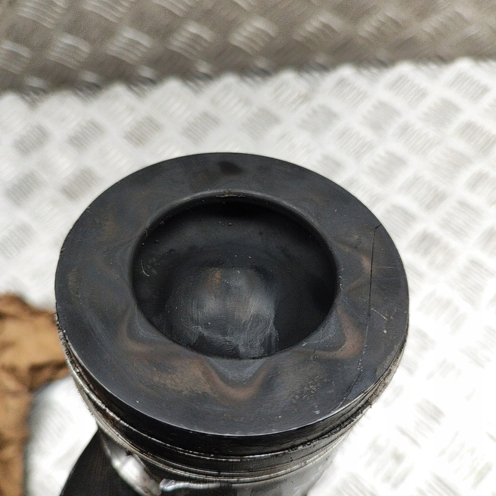 фото №6, Volkswagen touareg ii 2016 поршень