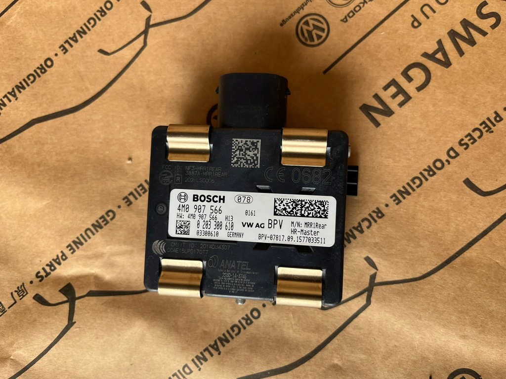 Купити Audi q7 4m радар dystronic правий оригінал  4m0907566