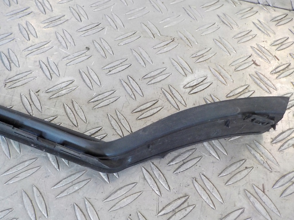 фото №4, Volvo xc40 ii молдинг защита стекло лобовое левая