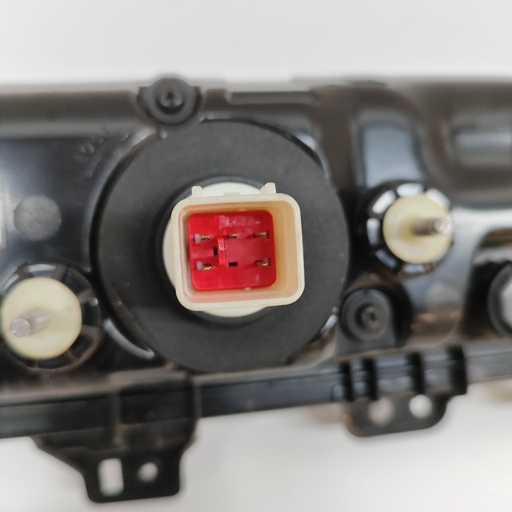 фото №8, Hyundai ioniq 6 2024 лампы задний крышки багажника