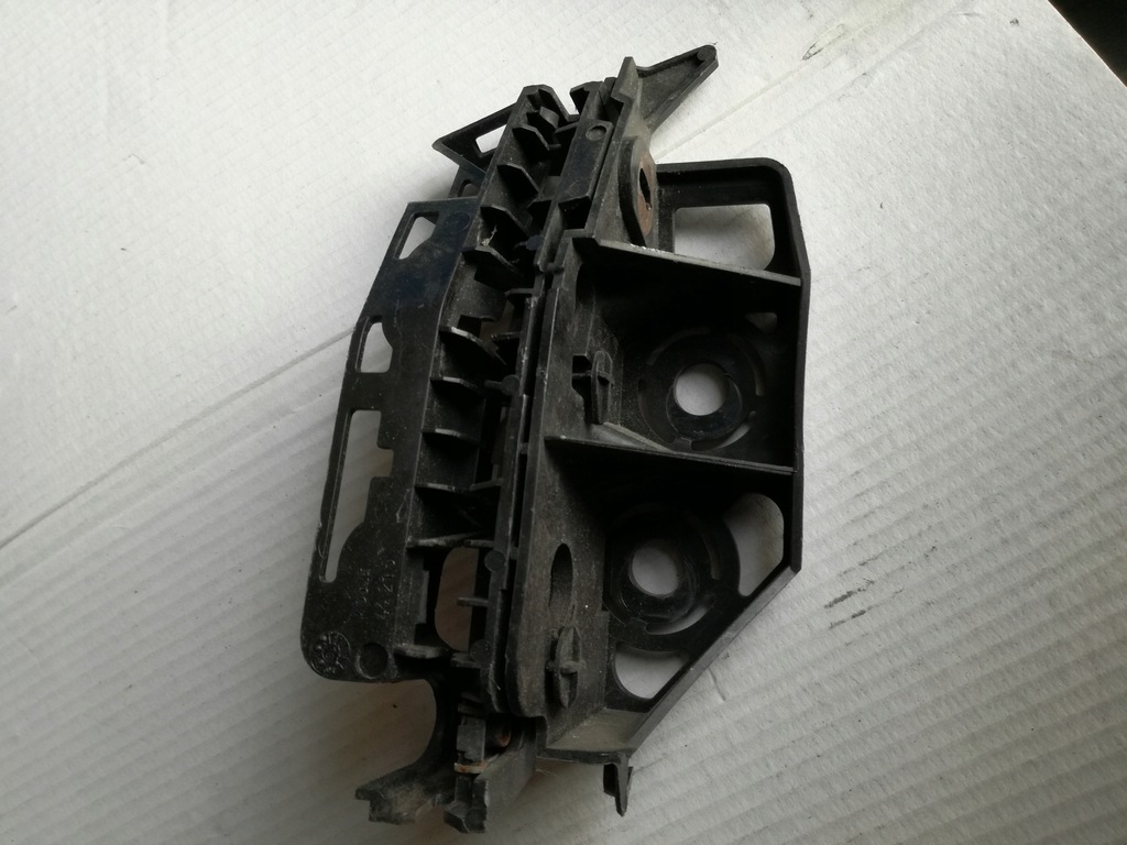 фото №1, Peugeot 308 t7 2007- 2013 rok направляющая кронштейн бампера левый перед