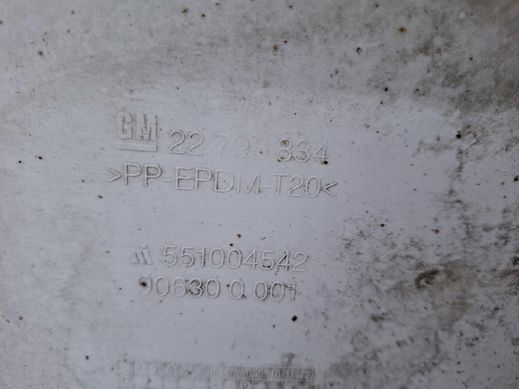 Бампер задній opel insignia a 1 рестайлінг  hb+belka+ напрямні 13-17 на 4pdc Зі Шроту