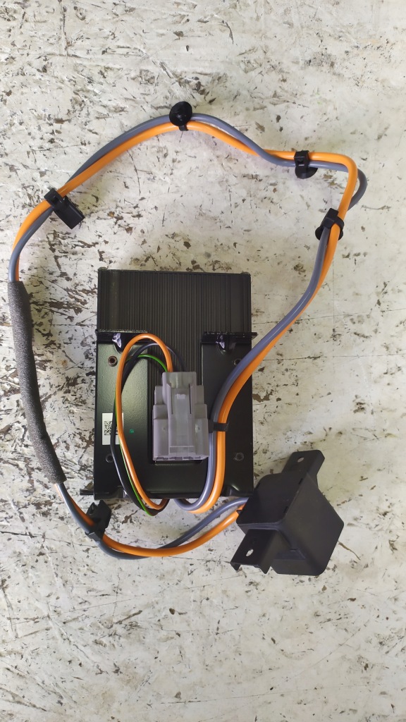 фото №3, Ford kuga mk1 перетворювач напруги 220v