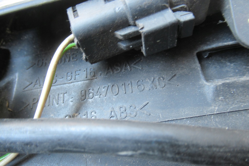 фото №4, Citroen c4 спойлер спойлер кришки 96470116xc