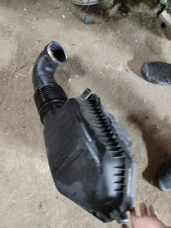 фото №1, Корпус фільтра повітря впуск escalade tahoe 2015-