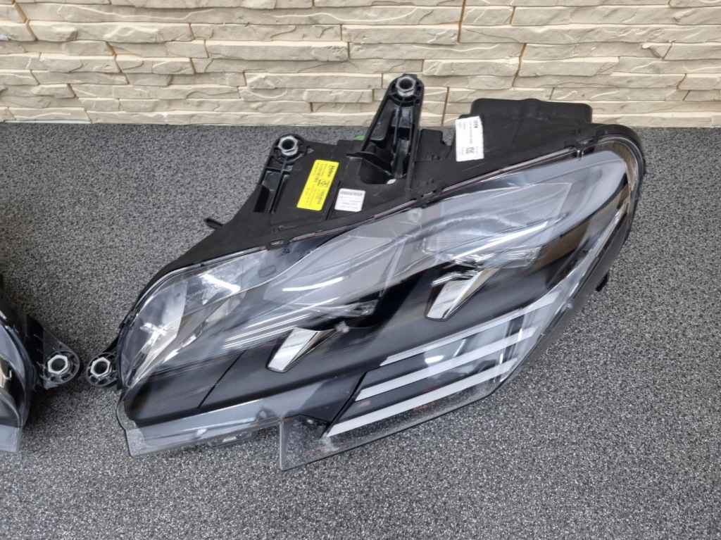 фото №5, Ferrari sf90 лампы фары фара headlamps 816044 / 816045