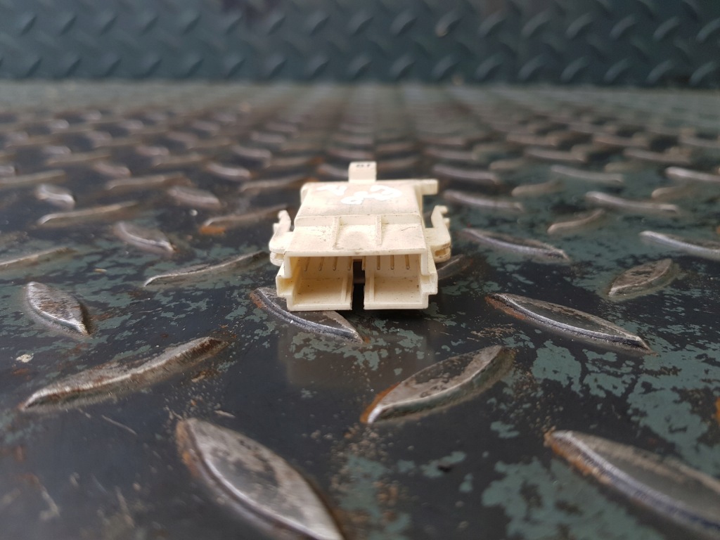 Контактна група замка запалювання kodująca лічильник оригінал 1 385 364 bmw e30 318i 316i m10 m40 в Україні