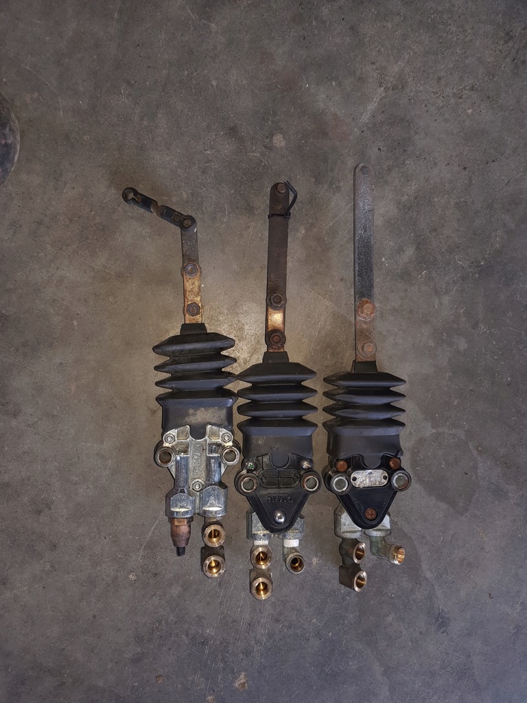 фото №2, Scania r клапан рівня підвіска кабіни