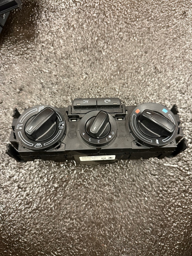 фото №1, Skoda rapid fabia панель кондиционера 5ja820045