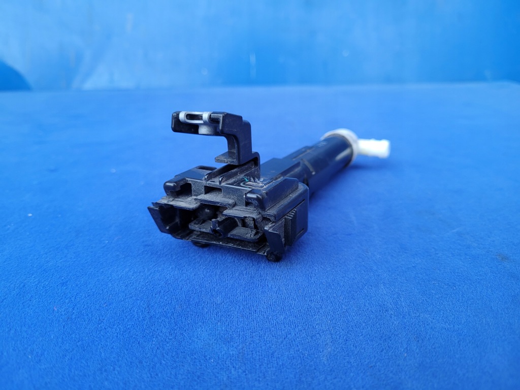 фото №1, Toyota hilux lift 2012-2015 12-15 омыватель фара правый лампы перед