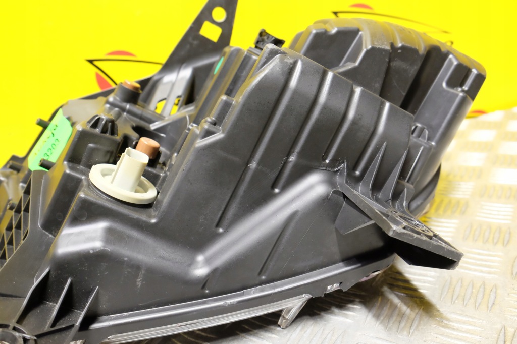 Dodge durango рестайлинг  2021- фара фара правый  черная led америка Оригинал