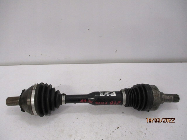 Купить Volvo xc60 2.4d приводной вал левая 31367535