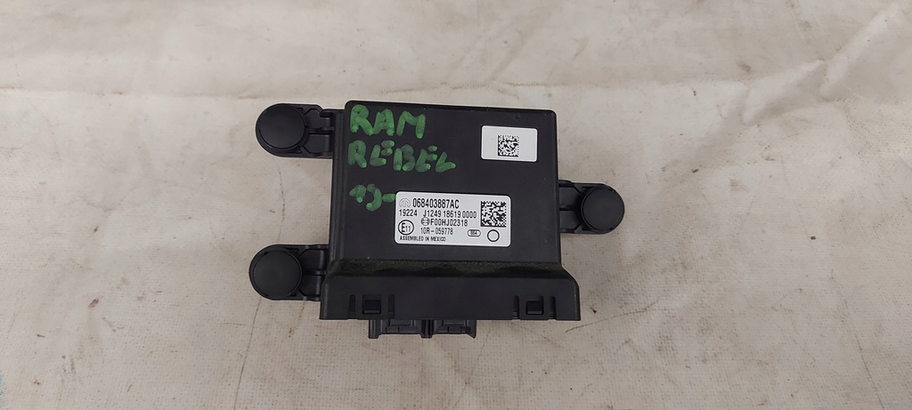 фото №1, Ram rebel 19- модуль блок управления парковки pdc usa