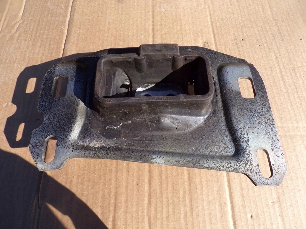 фото №6, Подушка коробки 9813699680 peugeot 5008 ii