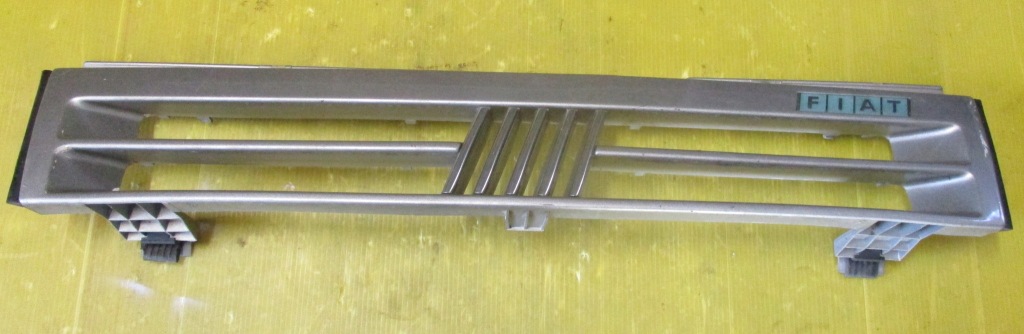 Купить Fiat uno решётка радиатора решётка радиатора w-wa 1990-2000r оригинал
