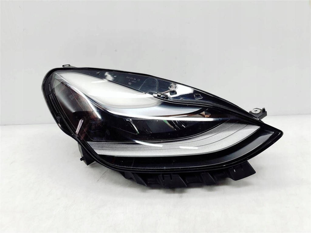 фото №1, Tesla model 3 iii lift 20r+ tesla y правая лампа перед full led ory eu !!!