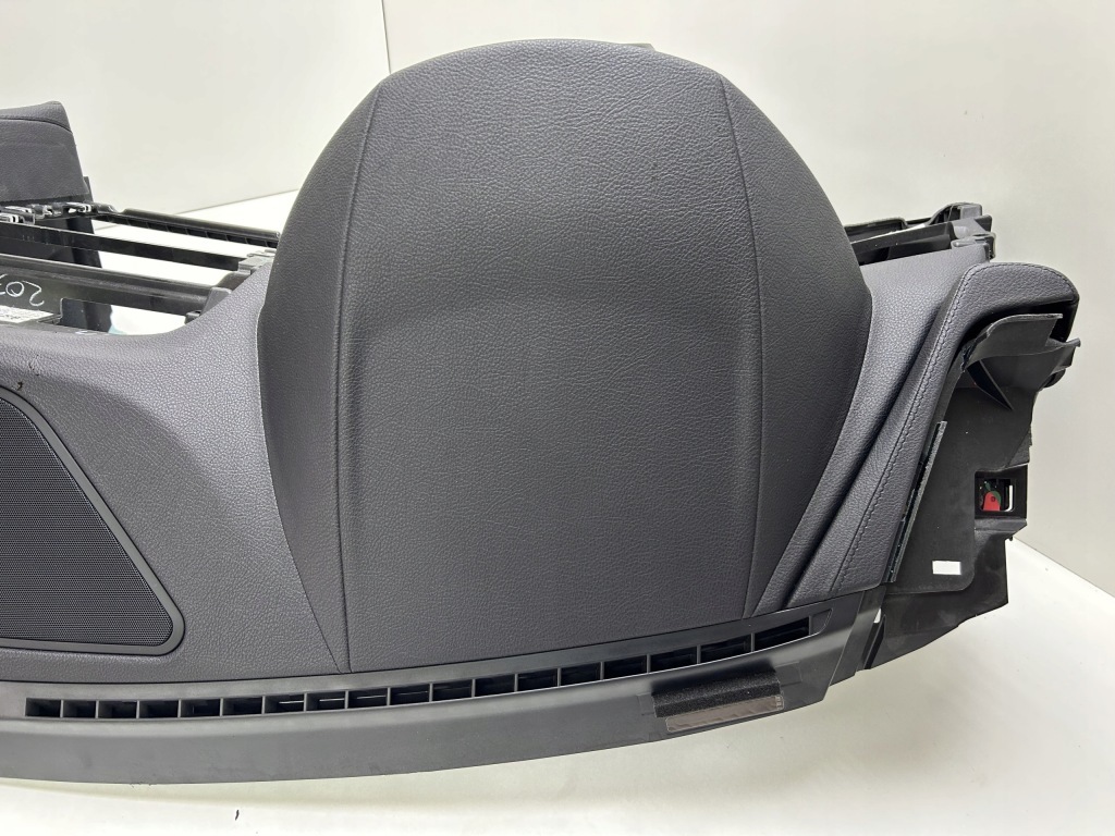 Приборная панель приборная черная кожа schwarz softskin bmw 6 f06 f12 f13 9229953 с Разборки