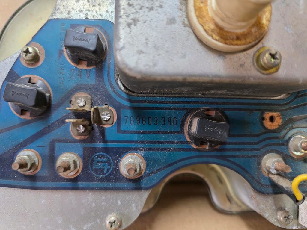 фото №8, Счетчик приборы toyota land cruiser fj40 / fj45 / bj40 17