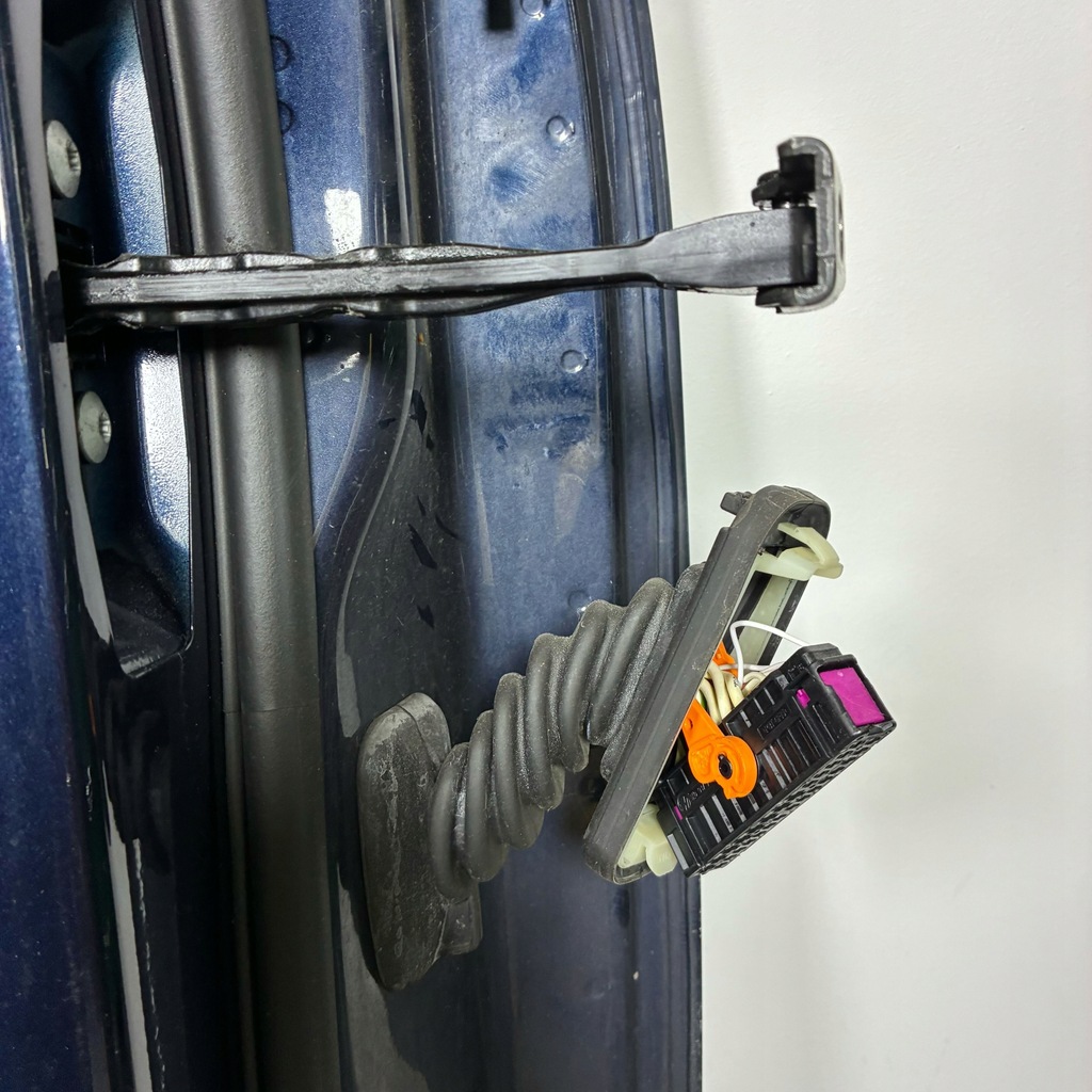 фото №10, Двері лівий перед porsche cayenne 7p5 92a 958 vw touareg 10-17r lm5x ładne