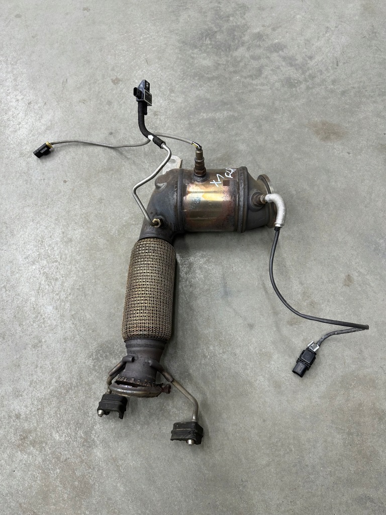 фото №1, Kompletny каталізатор bmw x1 f48 9797075 idealny lift