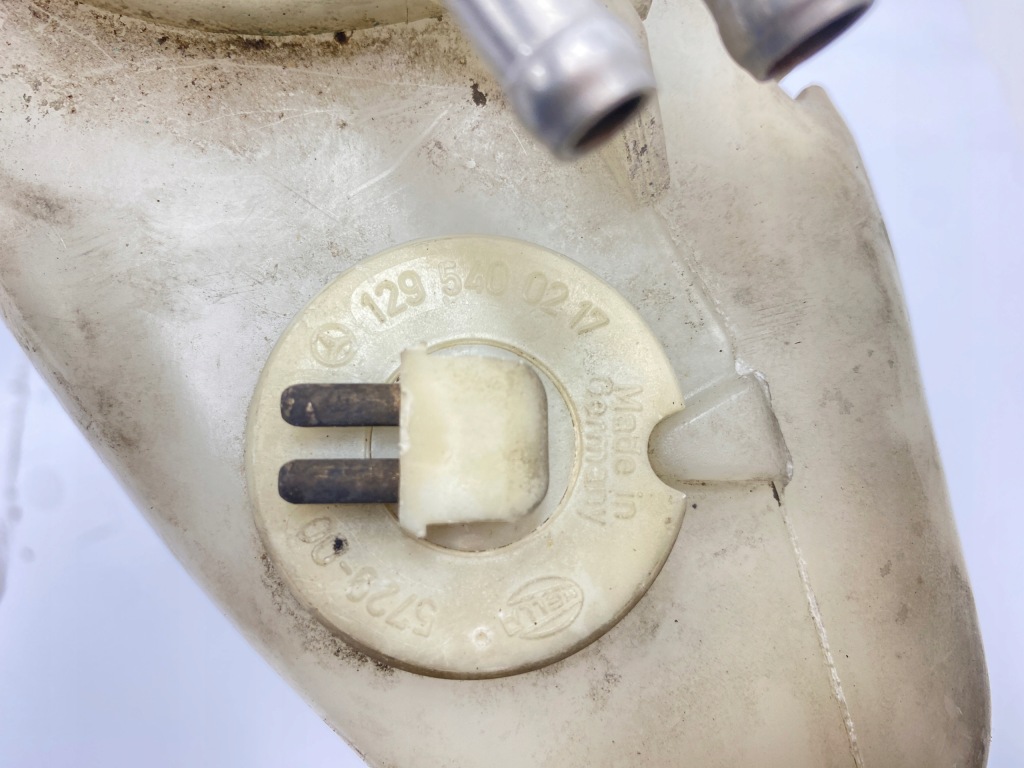 Бачок жидкость омывателя подогреваемый mercedes w124 turbo-d 1248690920 Киев