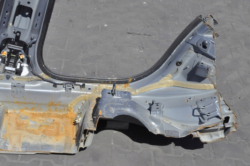 фото №6, Volvo xc70 ii блок двигателя порог правый