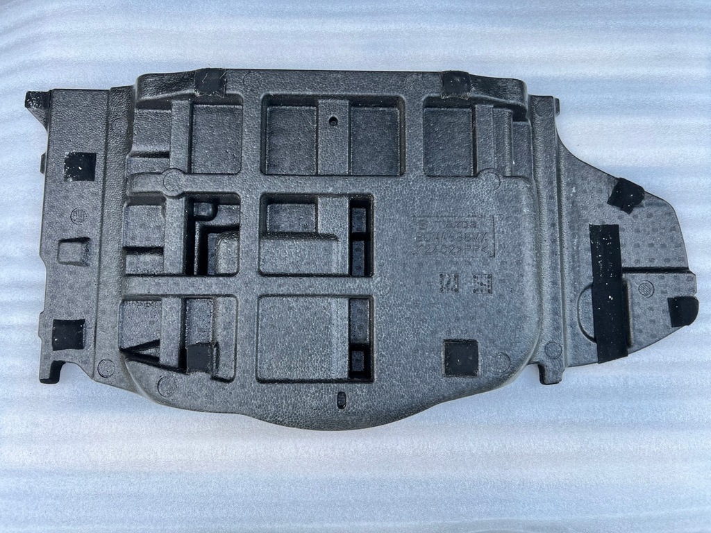 фото №7, Mazda 3 bm обшивка багажника пенополистирол sedan rok 2021