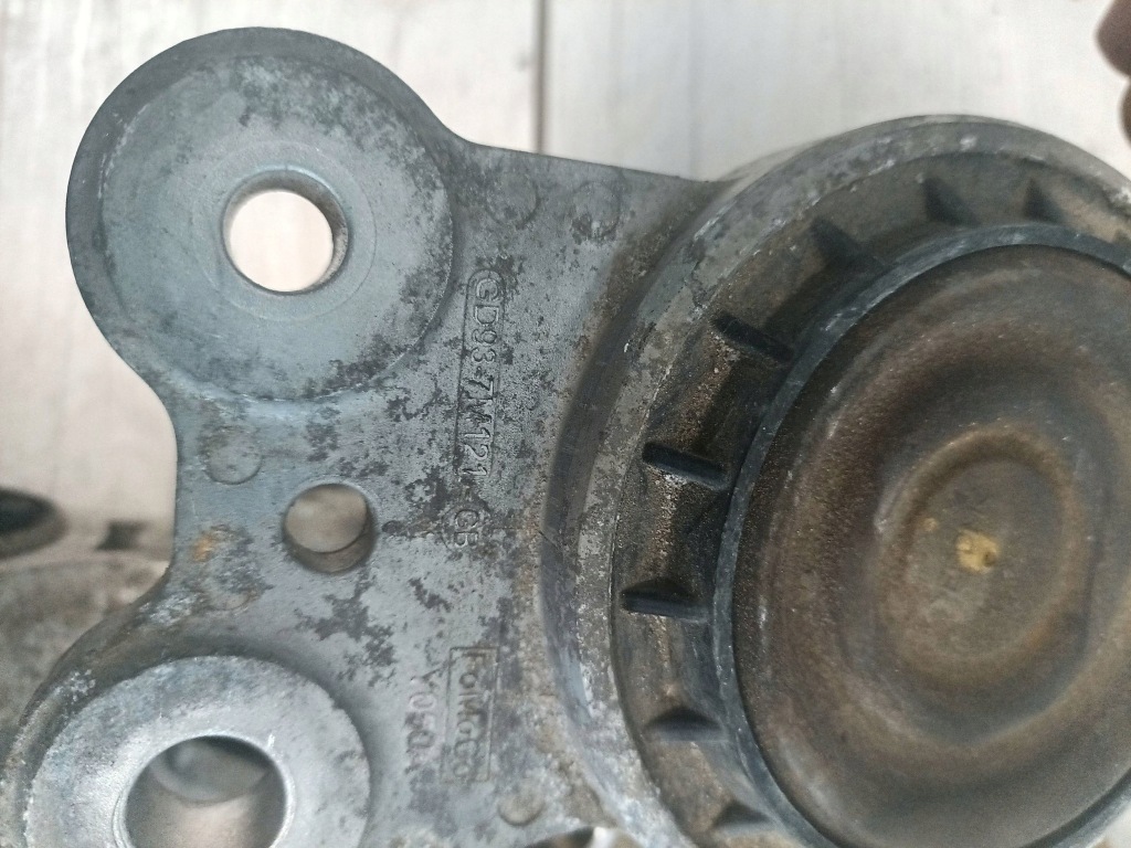 Подушка кронштейн коробки передач 2017 lincoln continental gd93-7m121-gb Ціна