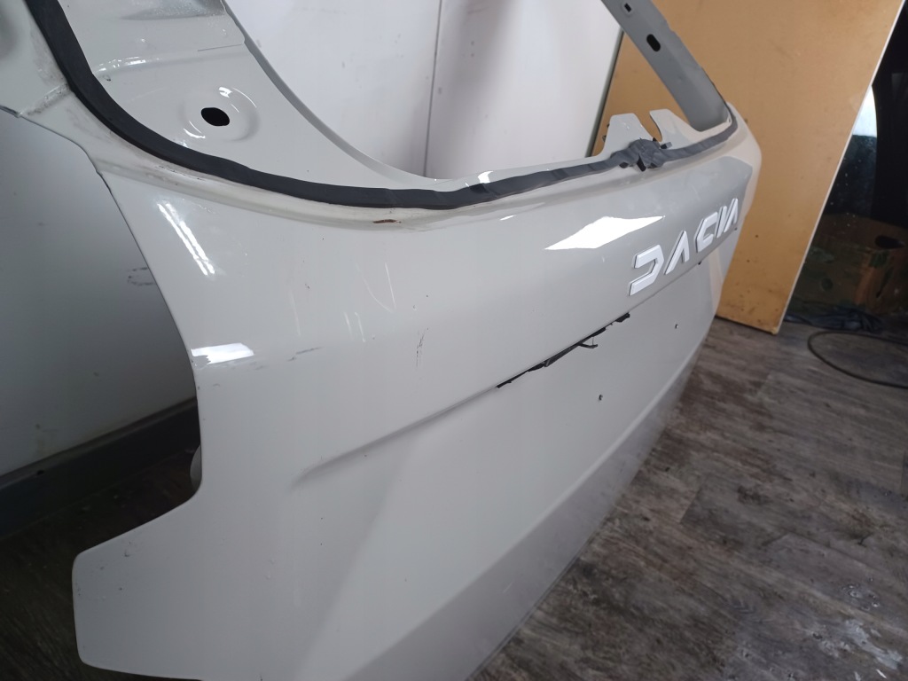 Купити Кришка багажника задній задня --- dacia duster 3 3 2023- --- кришка багажника ---