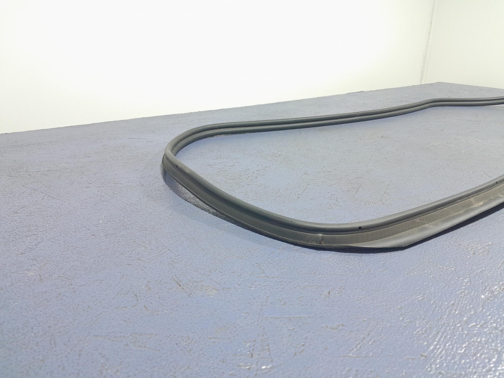 фото №5, Audi a6 c8 sedan прокладка кришки багажника 4k5827705b