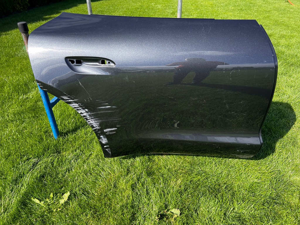 фото №1, Porsche taycan 9j1 дверь правое задняя оригинал