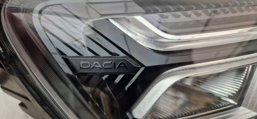 Dacia duster 2 2 рестайлинг  full led фара передняя правый Цена