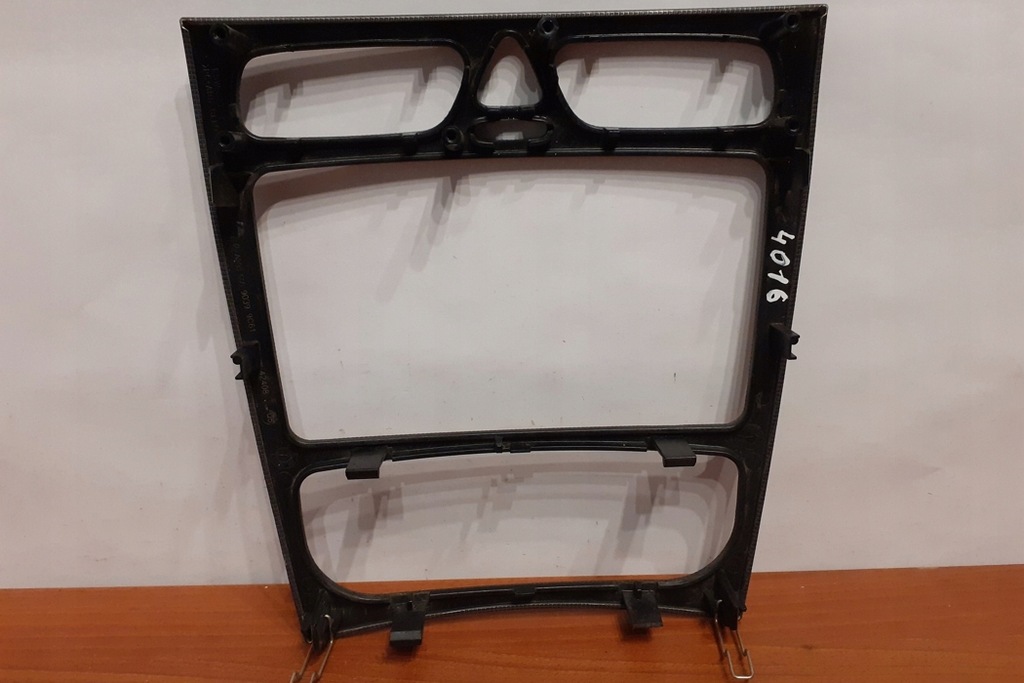 фото №10, Рамка середня панель приладів mercedes-benz c w203 4016 2.2l дизель 105kw 2002