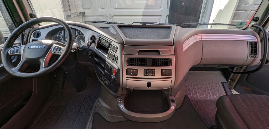 фото №1, Панель приладів панель приладів приладова консоль daf xf 106 lift