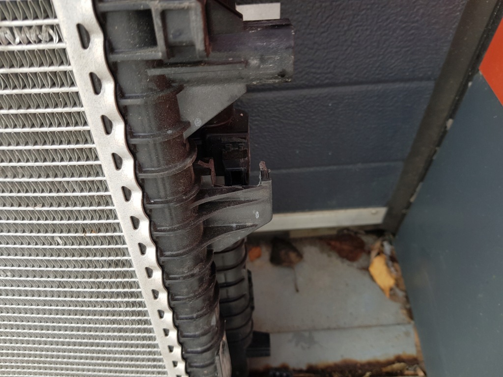 Радіатор води рідина vw skoda octavia 5q0121251en Київ