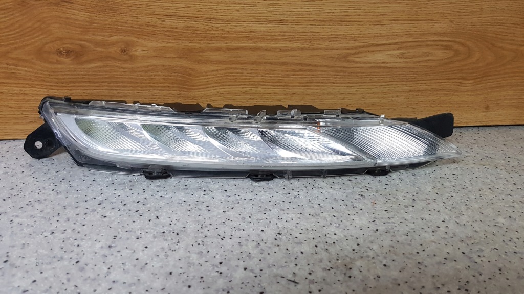 Купити C4 picasso led drl правий d 57