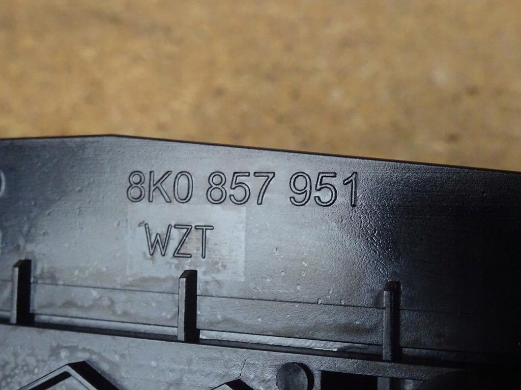 фото №8, Audi s5 a5 8t a4 b8 8k пепельница бардачок 8k0857951