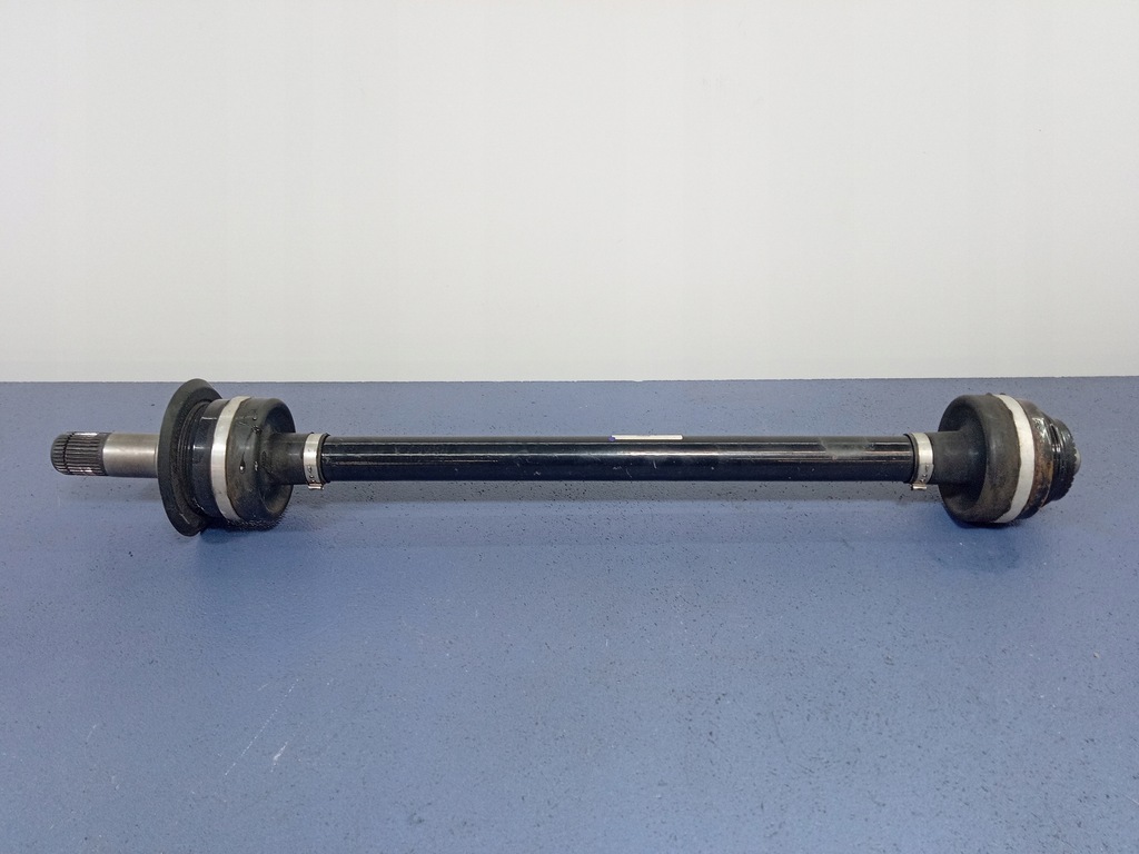 фото №1, Bmw 7 g11 g12 4.4 v8 приводной вал правая задняя задняя 8639454