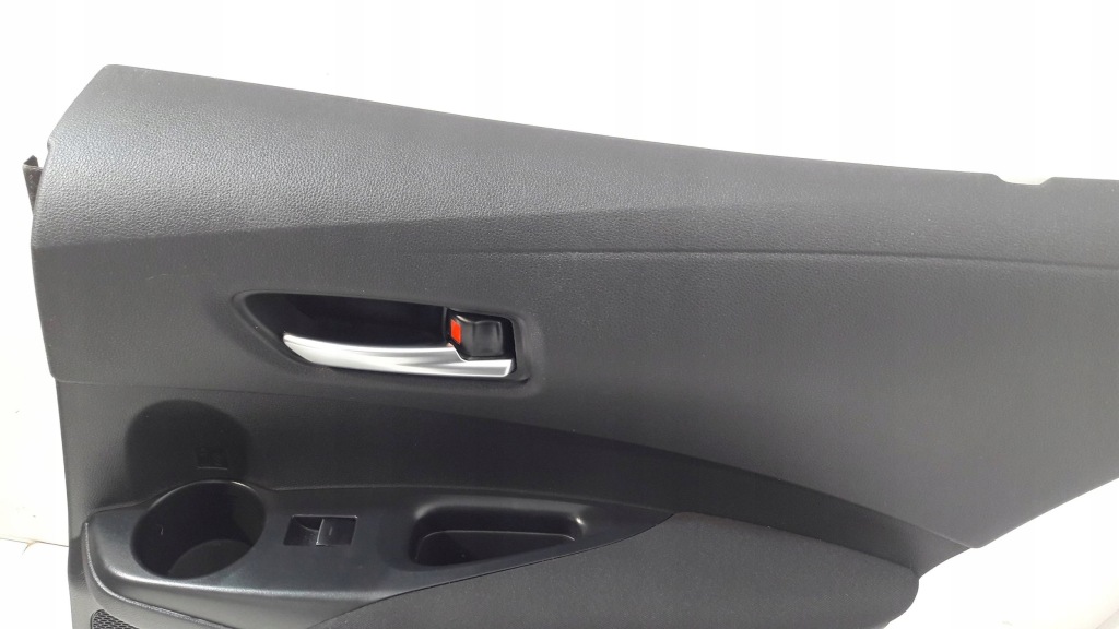 Toyota corolla e21 карта дверей задній правий хетчбек 67613-02640 et41 в Україні