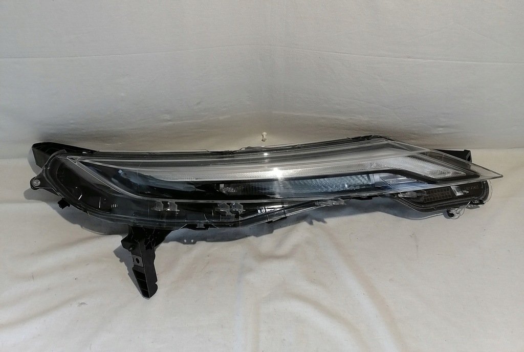 фото №1, Nissan juke ii лампа led правая верхний