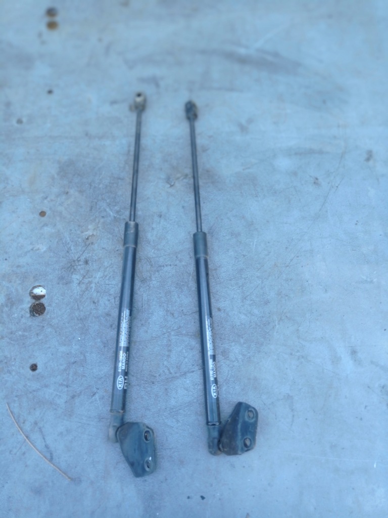 фото №1, Амортизаторы крышки задняя kia rio iii 11- 81780-1w200