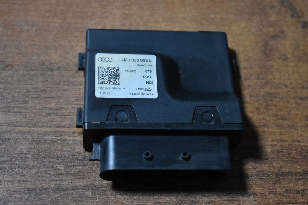 фото №1, Блок керування насоса пального porsche audi 1