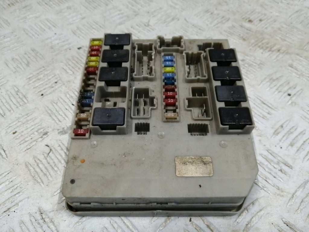 Купити Коробка запобіжників renault clio iii modus 674660b