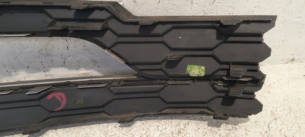 фото №12, Решётка бампера перед левая skoda octavia iv 19-