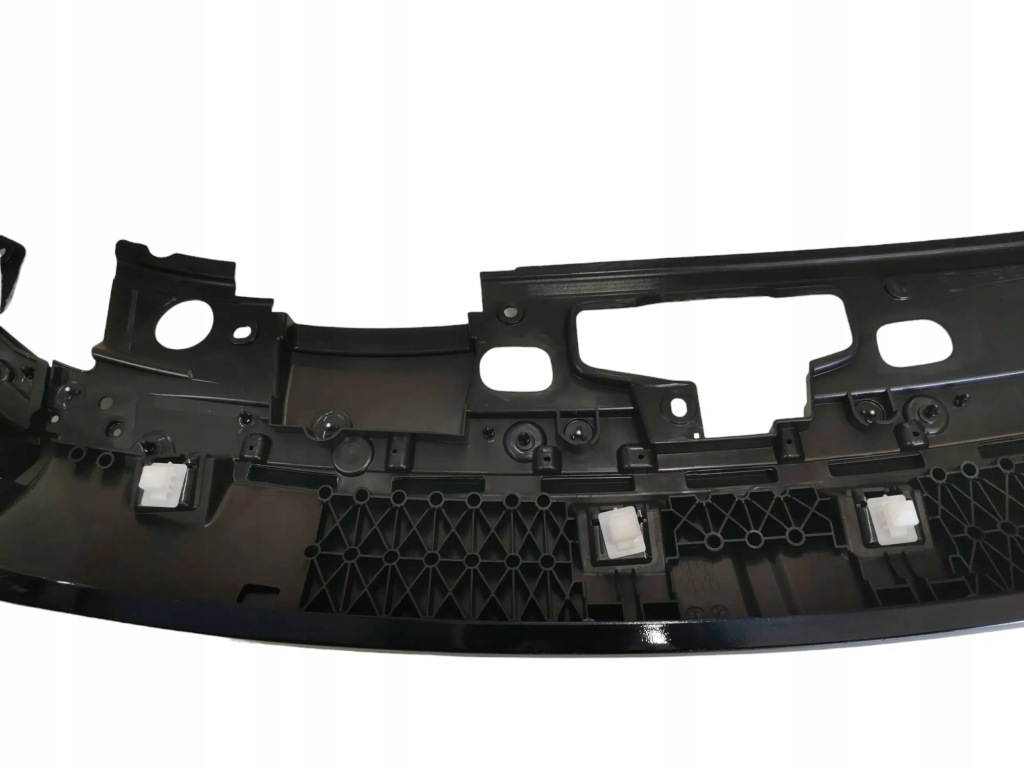 Накладка верхний бампера, решетка mazda 3 Оригинал