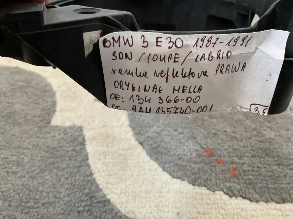 Bmw 3 e30 1987-1991 новая оригинальная правый  рамка фара Цена