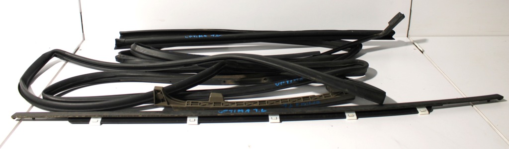 фото №1, Kia optima iv прокладка уплотнители дверь задние