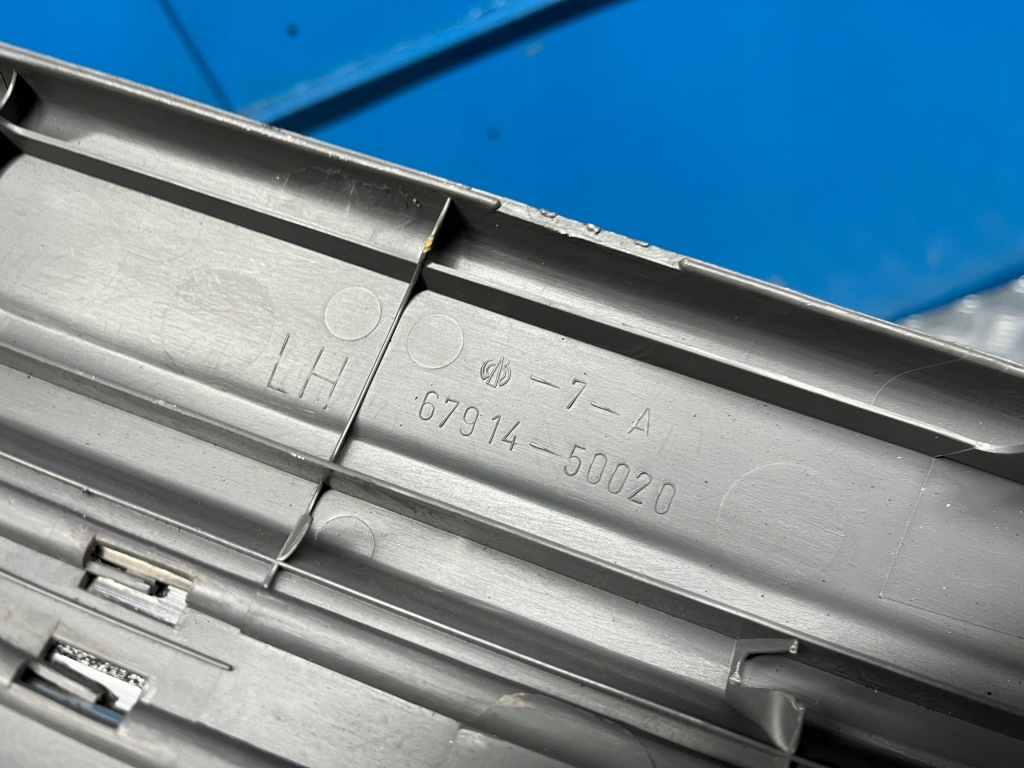 Lexus ls ii ls400 95- молдинг поріг лівий перед Ціна