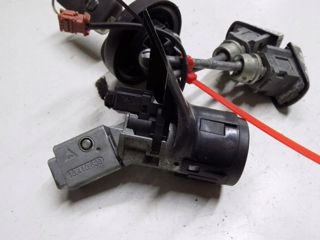 фото №5, Peugeot 207 cc exlb замок зажигания ключи вкладыши